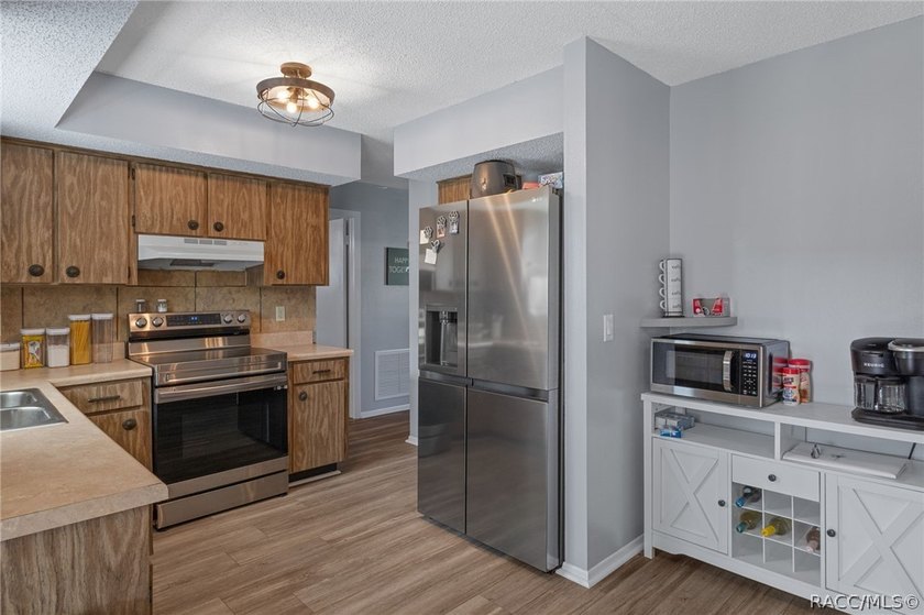 Move-in ready and full of charm, this well-maintained 2-bedroom - photo 13