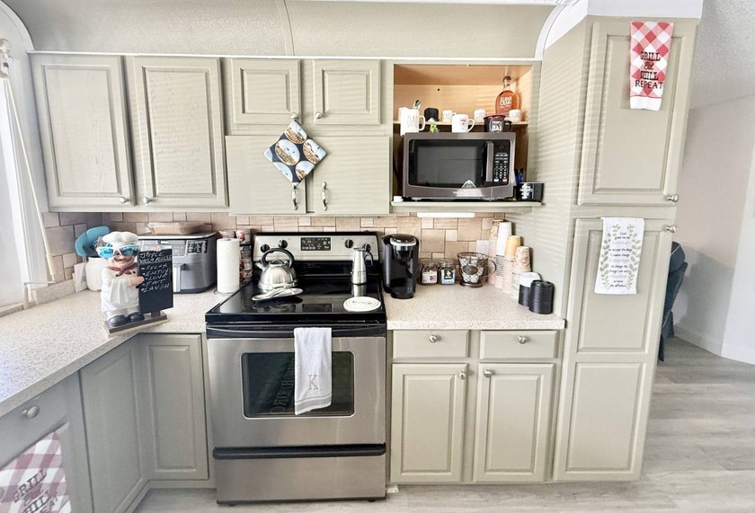Welcome to your dream home in the highly sought-after 55+ - photo 13