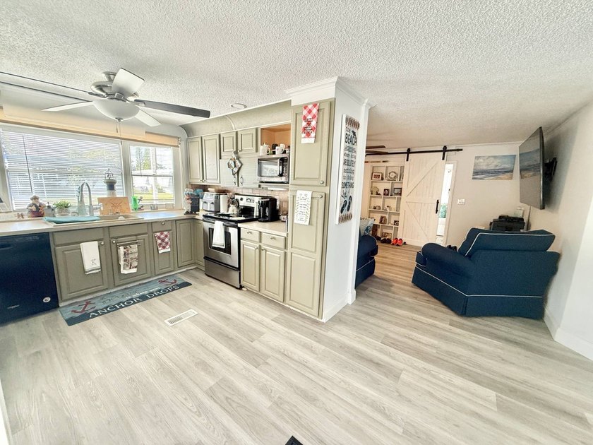 Welcome to your dream home in the highly sought-after 55+ - photo 15