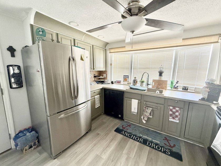 Welcome to your dream home in the highly sought-after 55+ - photo 16