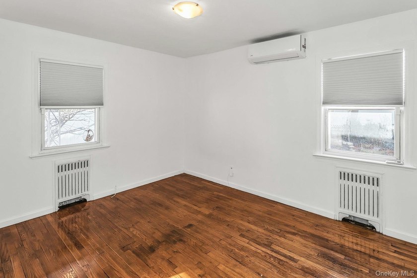 Welcome to your elegant and spacious remodeled, 6+ bedroom, 5 - photo 17