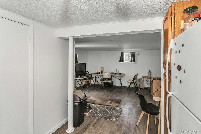 Welcome to your elegant and spacious remodeled, 6+ bedroom, 5 - photo 28