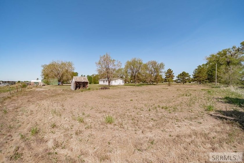 Escape to the peace and privacy of country living with this - photo 42