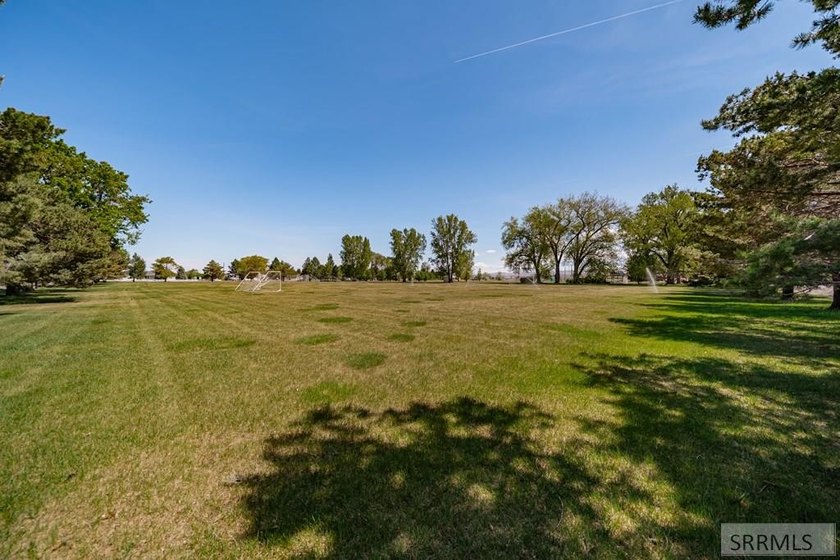 Escape to the peace and privacy of country living with this - photo 47