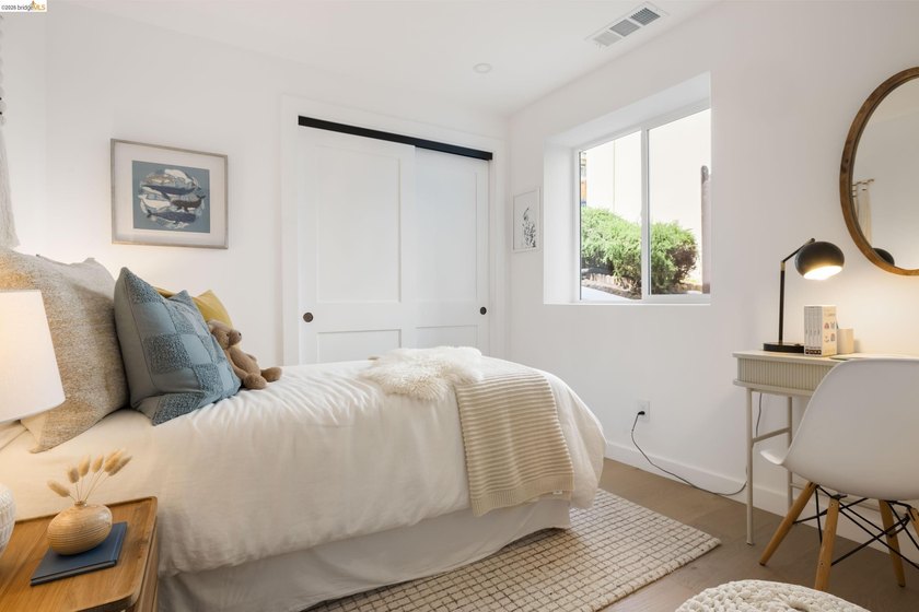 Nestled in Oakland's coveted Crocker Highlands neighborhood, 799 - photo 33