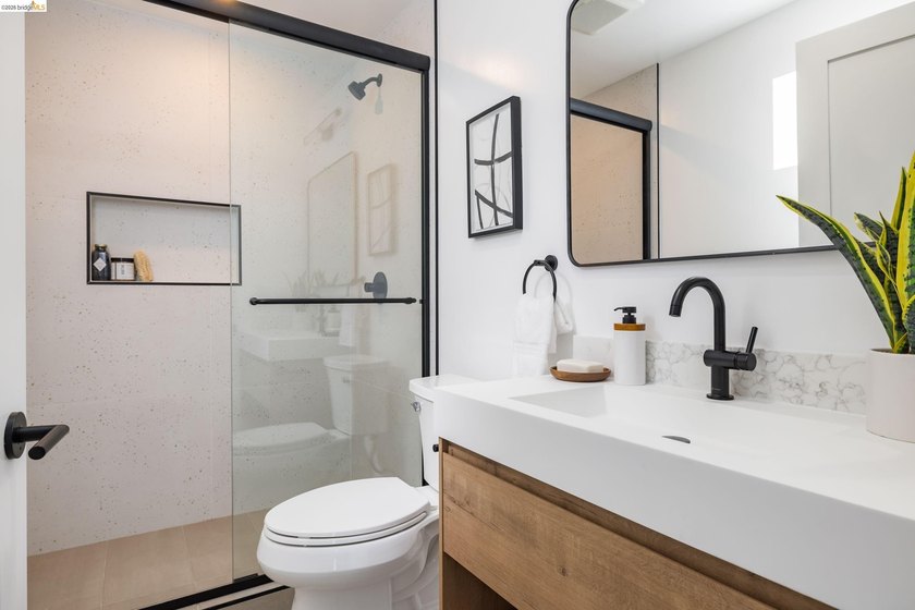 Nestled in Oakland's coveted Crocker Highlands neighborhood, 799 - photo 34