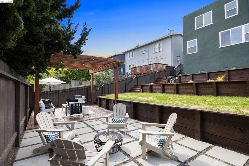 Nestled in Oakland's coveted Crocker Highlands neighborhood, 799 - photo 43