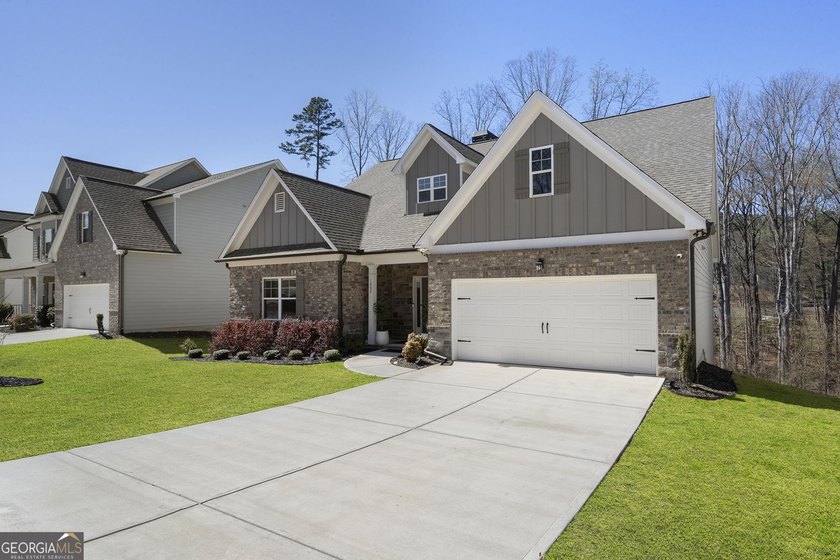 MINUTES AWAY FROM LAKE LANIER. Welcome to 1880 Grand Lanier - photo 3