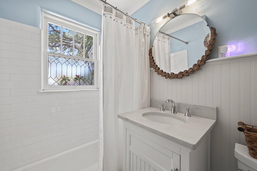 Rare opportunity to own a piece of Lake Worth Beach history in - photo 19