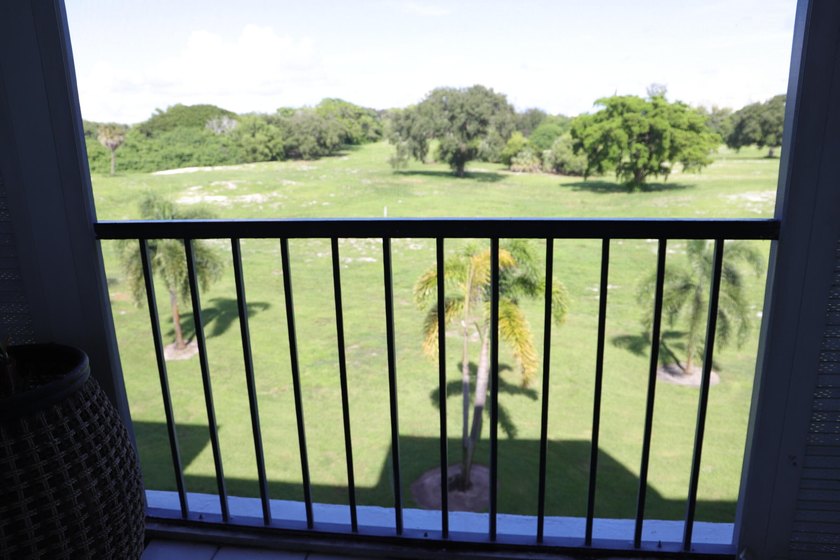 2/2 condo at east of Boca raton. 4th floor, elevators, just - photo 19