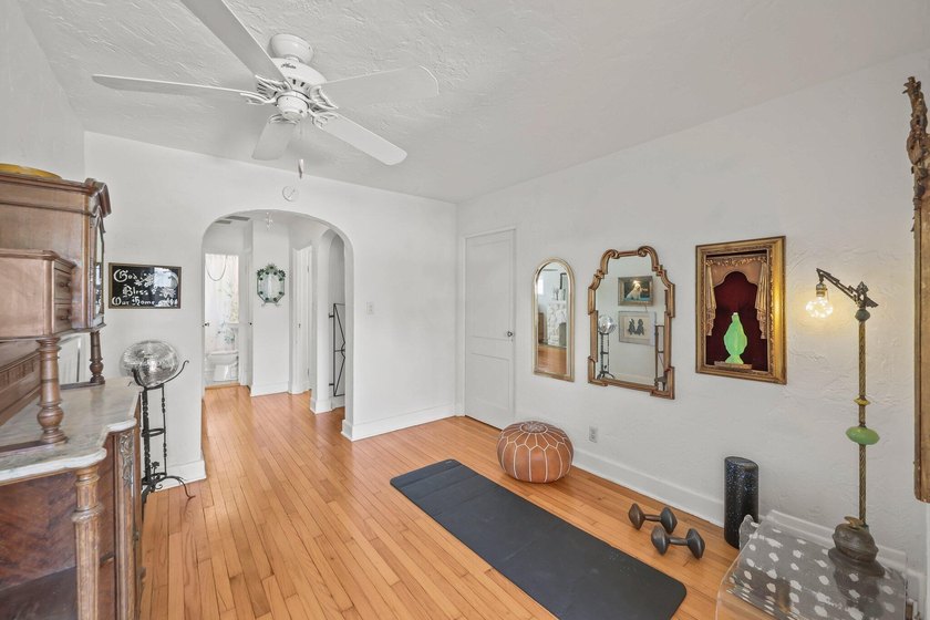Rare opportunity to own a piece of Lake Worth Beach history in - photo 21