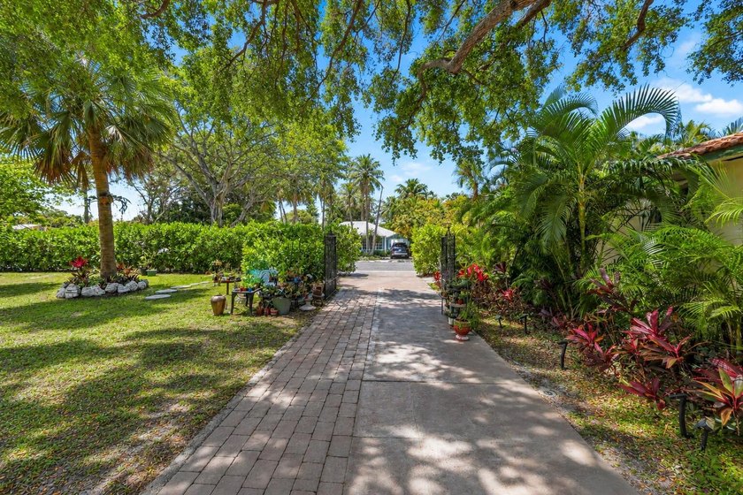 Rare opportunity to own a piece of Lake Worth Beach history in - photo 35
