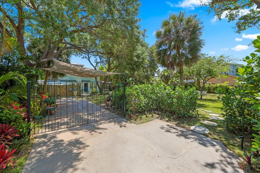 Rare opportunity to own a piece of Lake Worth Beach history in - photo 37