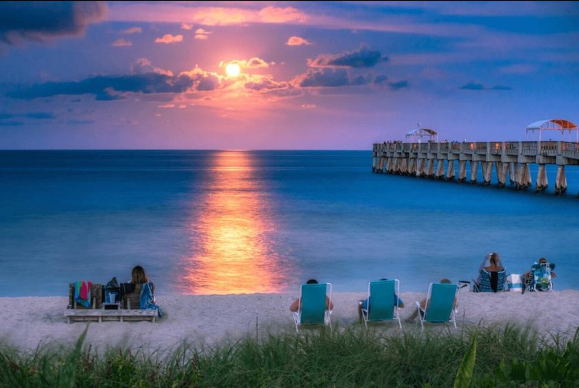 Rare opportunity to own a piece of Lake Worth Beach history in - photo 49