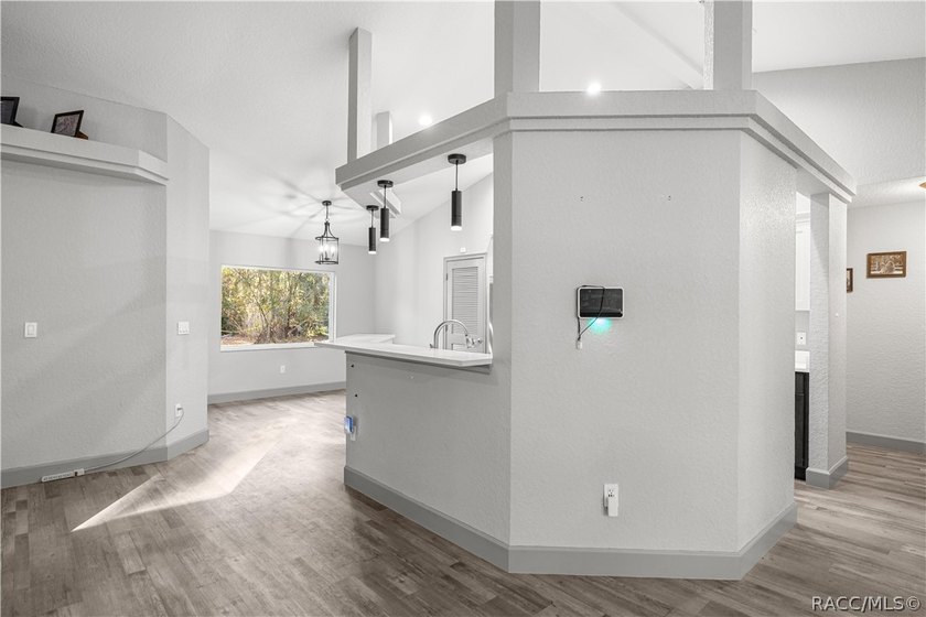 Welcome to luxury waterfront living on the infamous Rainbow - photo 16
