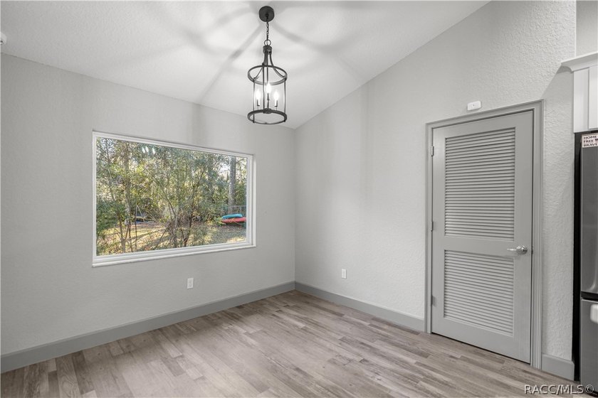 Welcome to luxury waterfront living on the infamous Rainbow - photo 19