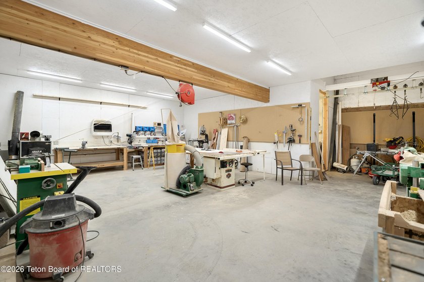 Located in the town of Dubois, this versatile live/work property - photo 33