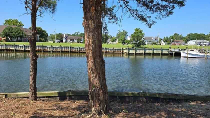 Schooner Bay is a small development just minutes from the town - photo 3
