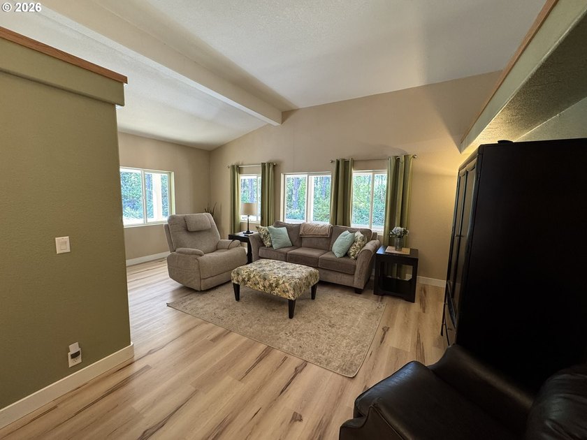 Beautiful home in desirable beach area location. Tucked away on - photo 4