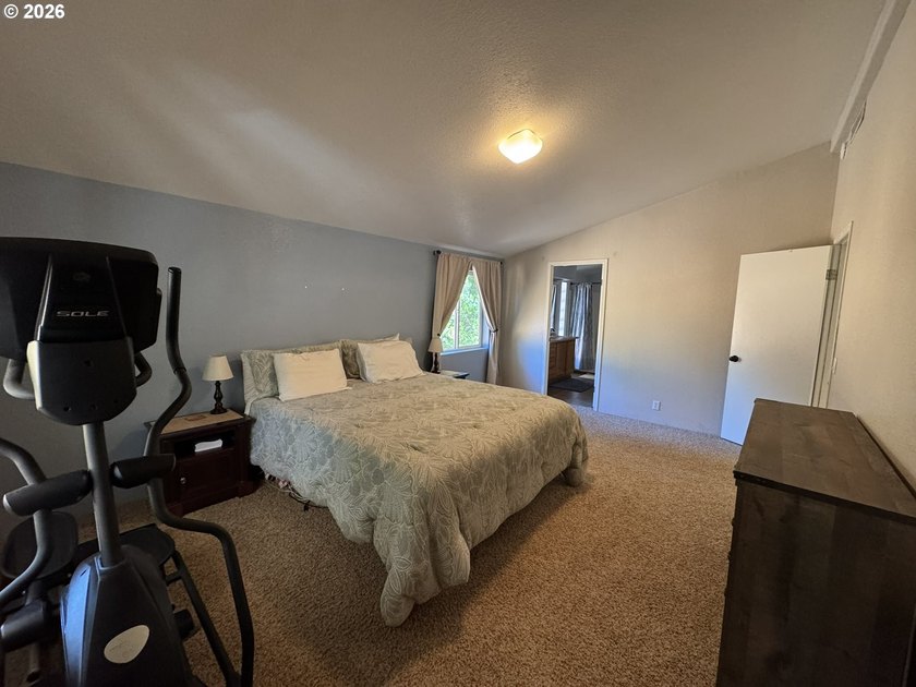 Beautiful home in desirable beach area location. Tucked away on - photo 7