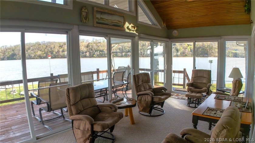 Lakefront living at its finest in this stunning waterfront ranch - photo 13