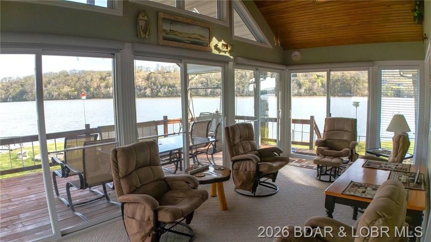 Lakefront living at its finest in this stunning waterfront ranch - photo 13