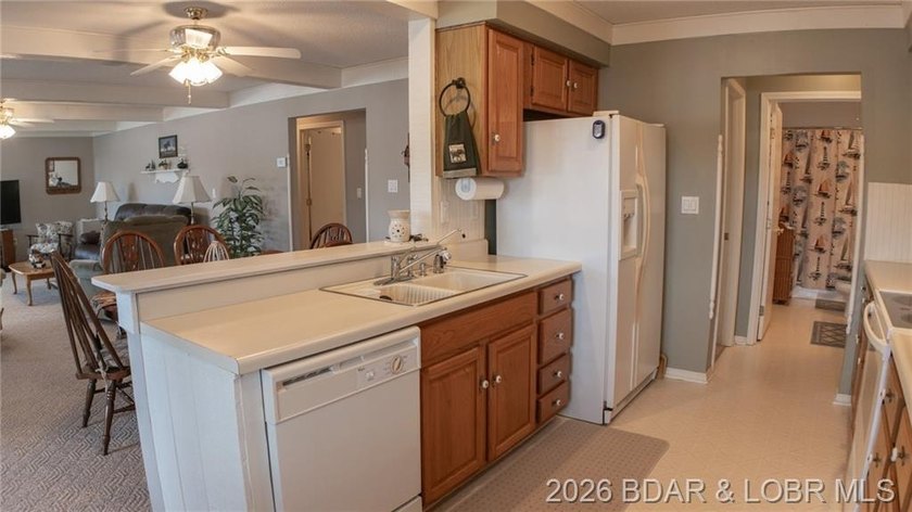 Lakefront living at its finest in this stunning waterfront ranch - photo 20
