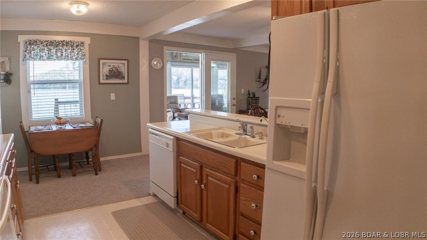 Lakefront living at its finest in this stunning waterfront ranch - photo 23