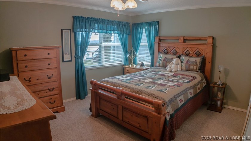 Lakefront living at its finest in this stunning waterfront ranch - photo 25