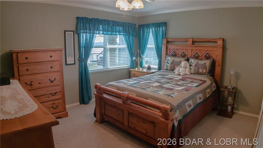 Lakefront living at its finest in this stunning waterfront ranch - photo 25