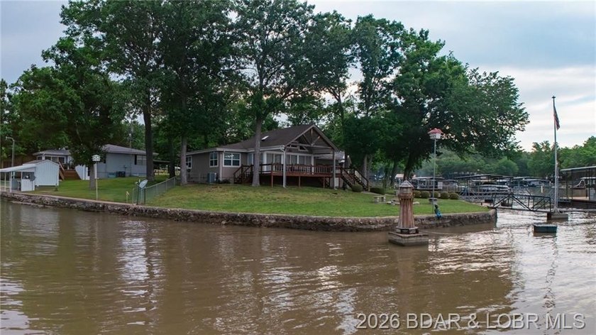 Lakefront living at its finest in this stunning waterfront ranch - photo 40