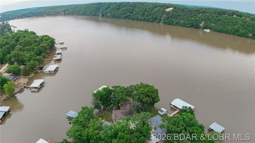 Lakefront living at its finest in this stunning waterfront ranch - photo 44