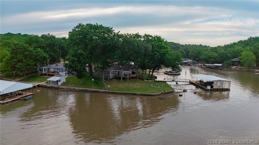 Lakefront living at its finest in this stunning waterfront ranch - photo 48