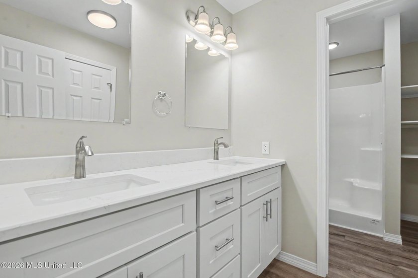 Beautifully updated 3-bedroom, 2-bath home tucked away on a - photo 11