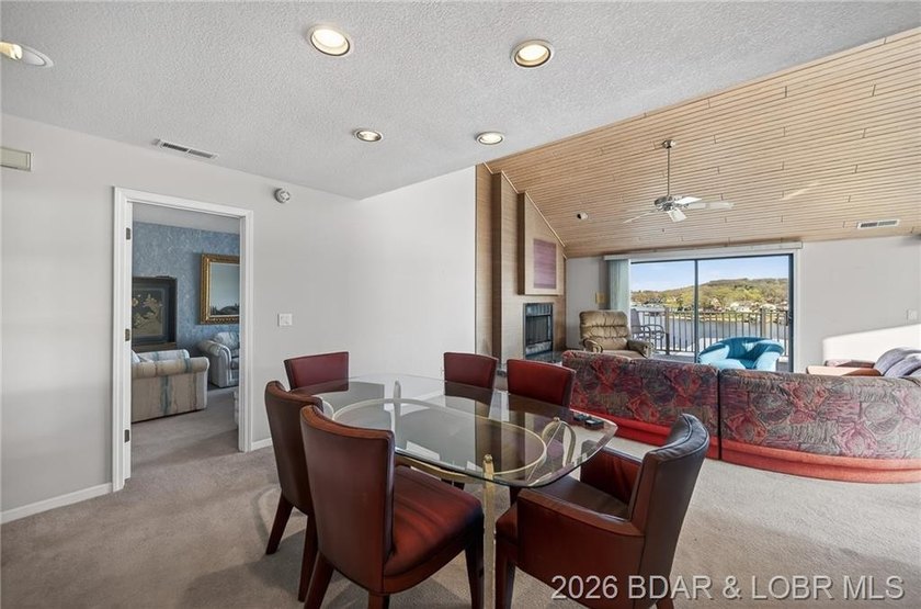 Beautiful Lake Views in this sought after well established - photo 13