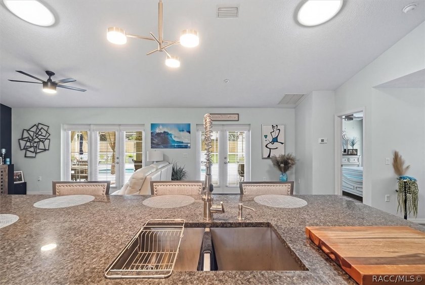 This recently updated interior and decor, well-maintained 3-bed - photo 17