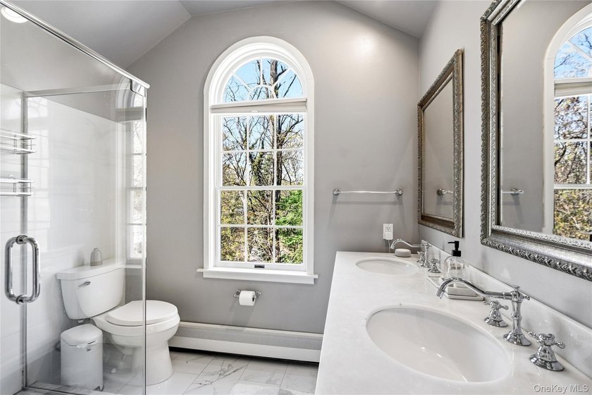 Nestled on a secluded, lushly landscaped three-quarter-acre - photo 23
