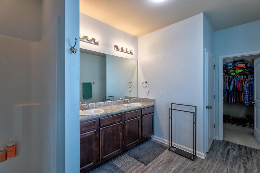 Welcome to this beautiful 4-bedroom, 3-bath home located in the - photo 24
