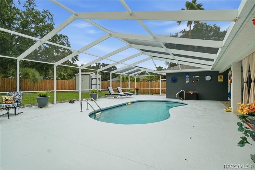 This recently updated interior and decor, well-maintained 3-bed - photo 32