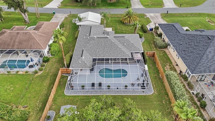This recently updated interior and decor, well-maintained 3-bed - photo 41