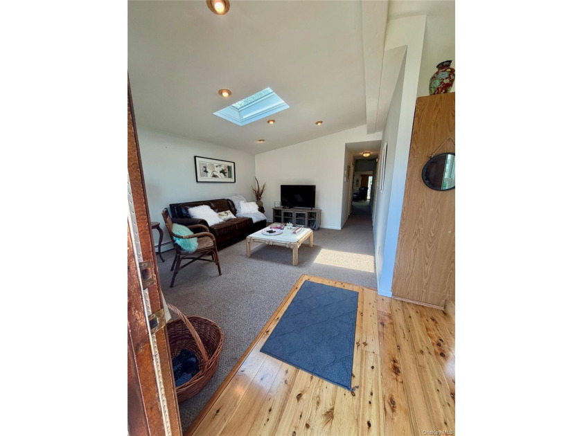 Don't miss this well-maintained ranch offers 3 bedrooms, 2 full - photo 2