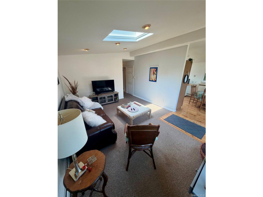 Don't miss this well-maintained ranch offers 3 bedrooms, 2 full - photo 3