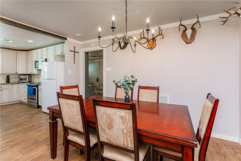 Welcome to 3701 Waldron Road! This renovated 3 bedroom, 2 - photo 19
