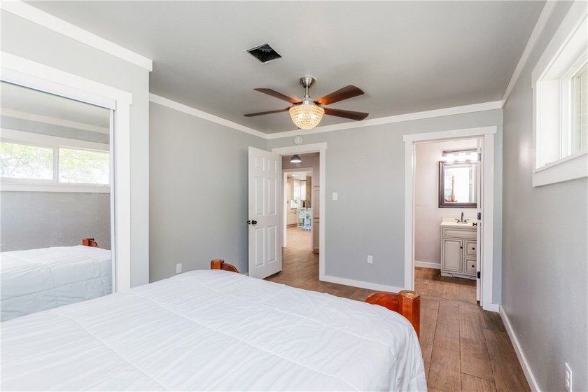 Welcome to 3701 Waldron Road! This renovated 3 bedroom, 2 - photo 26
