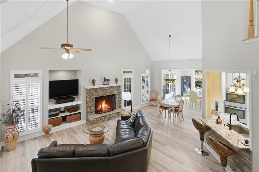 Welcome home to a stunning, fully updated 4-bedroom, 3.5-bath - photo 11