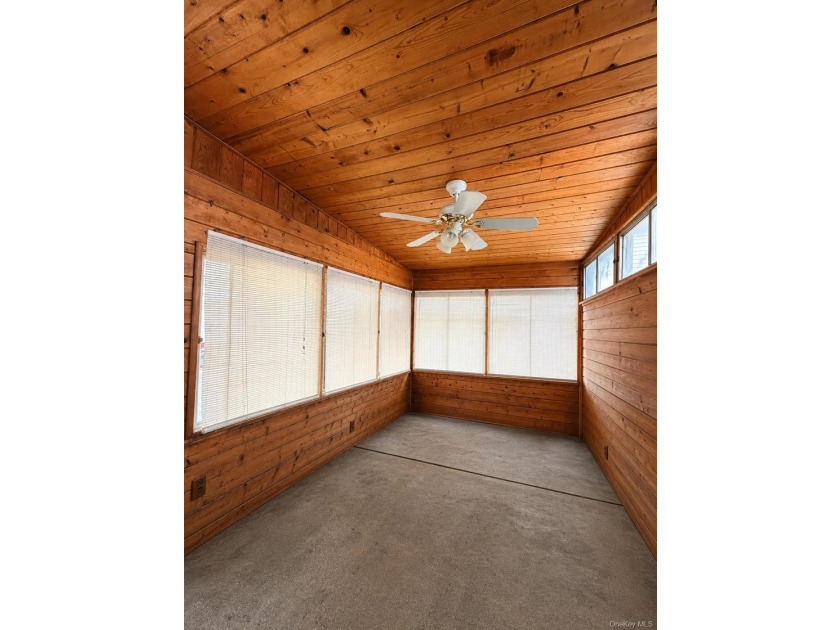 Welcome to this move-in-ready house. Filled with natural - photo 16