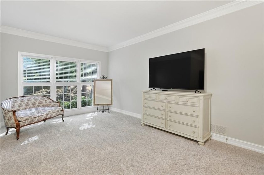 Welcome home to a stunning, fully updated 4-bedroom, 3.5-bath - photo 33