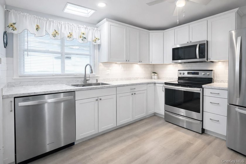 Welcome to your beautiful 2 bedroom 2 full bath home. The Admore - photo 4