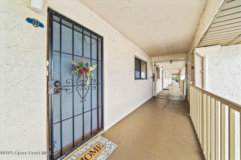 Introducing a move in ready condo... in the heart of Melbourne - photo 2