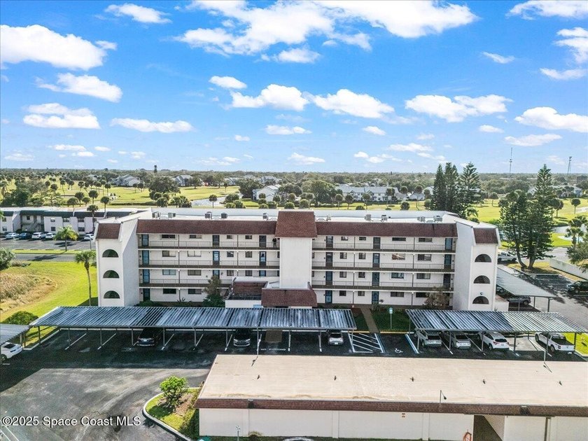 Introducing a move in ready condo... in the heart of Melbourne - photo 3